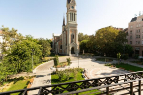 Bakats Ter Apartment with Balcony Overlooking Church Square Budapest